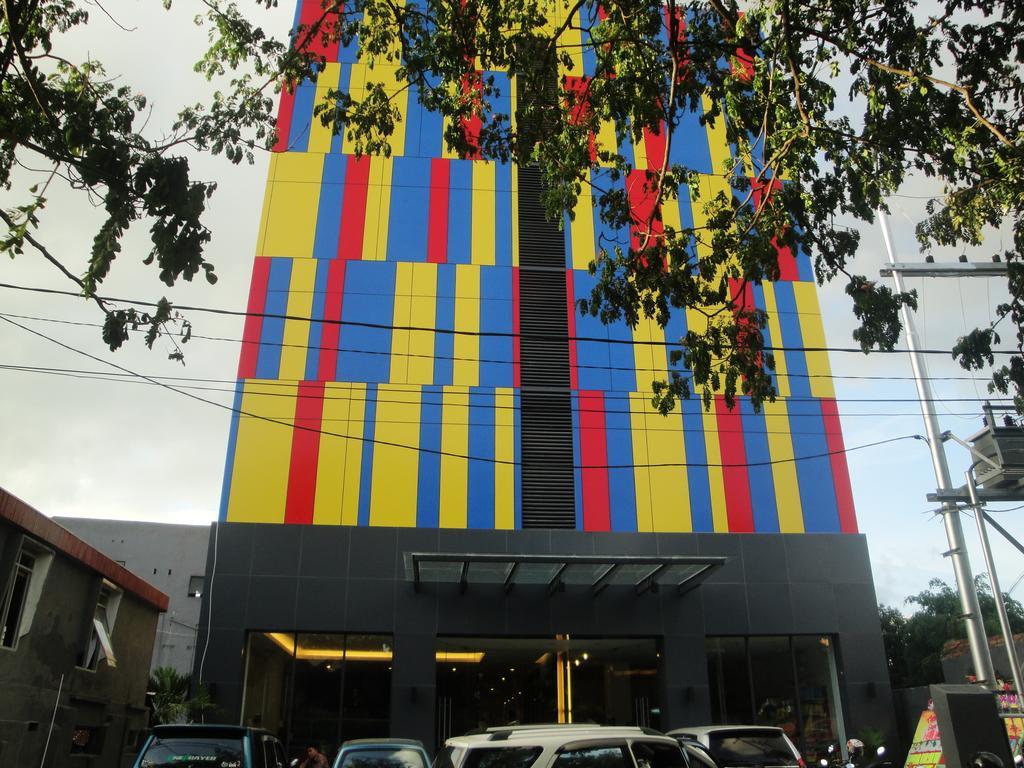 Top Hotel Manado By Gran Puri Exterior foto