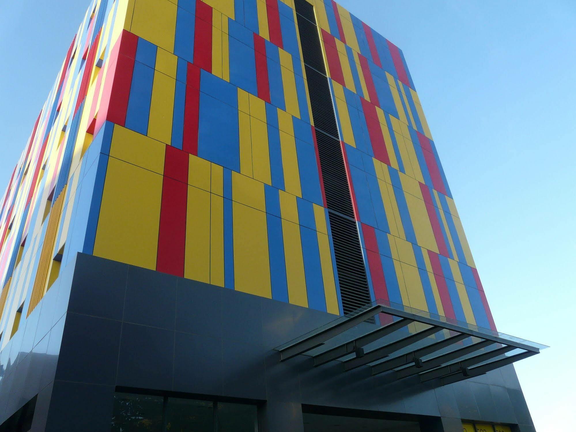 Top Hotel Manado By Gran Puri Exterior foto
